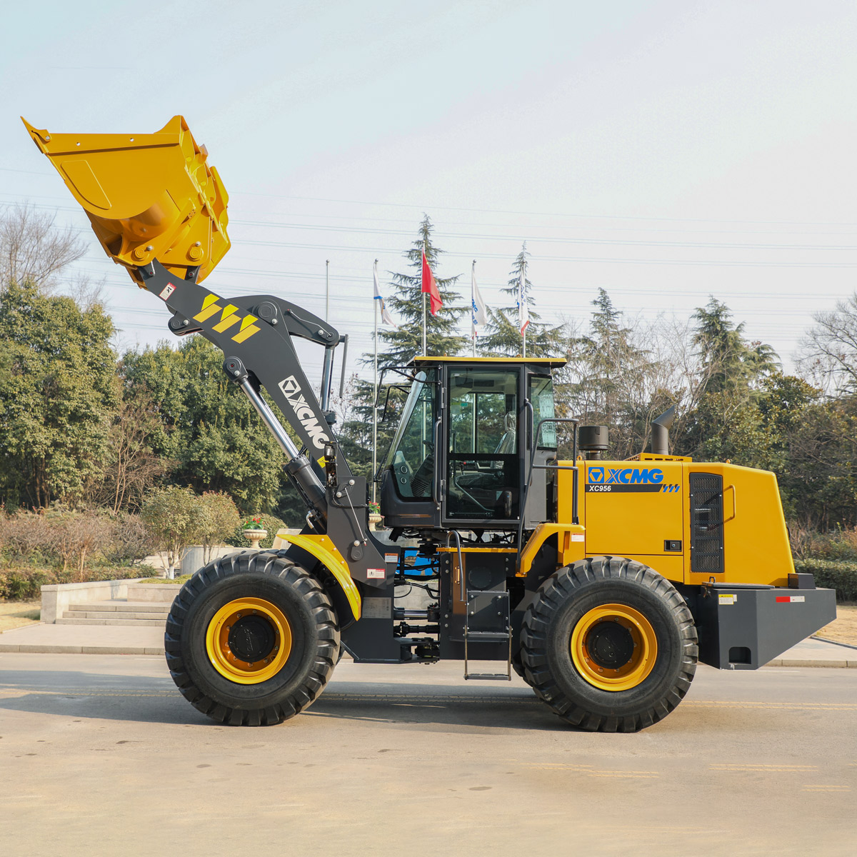 Фронтальный погрузчик XCMG XC956