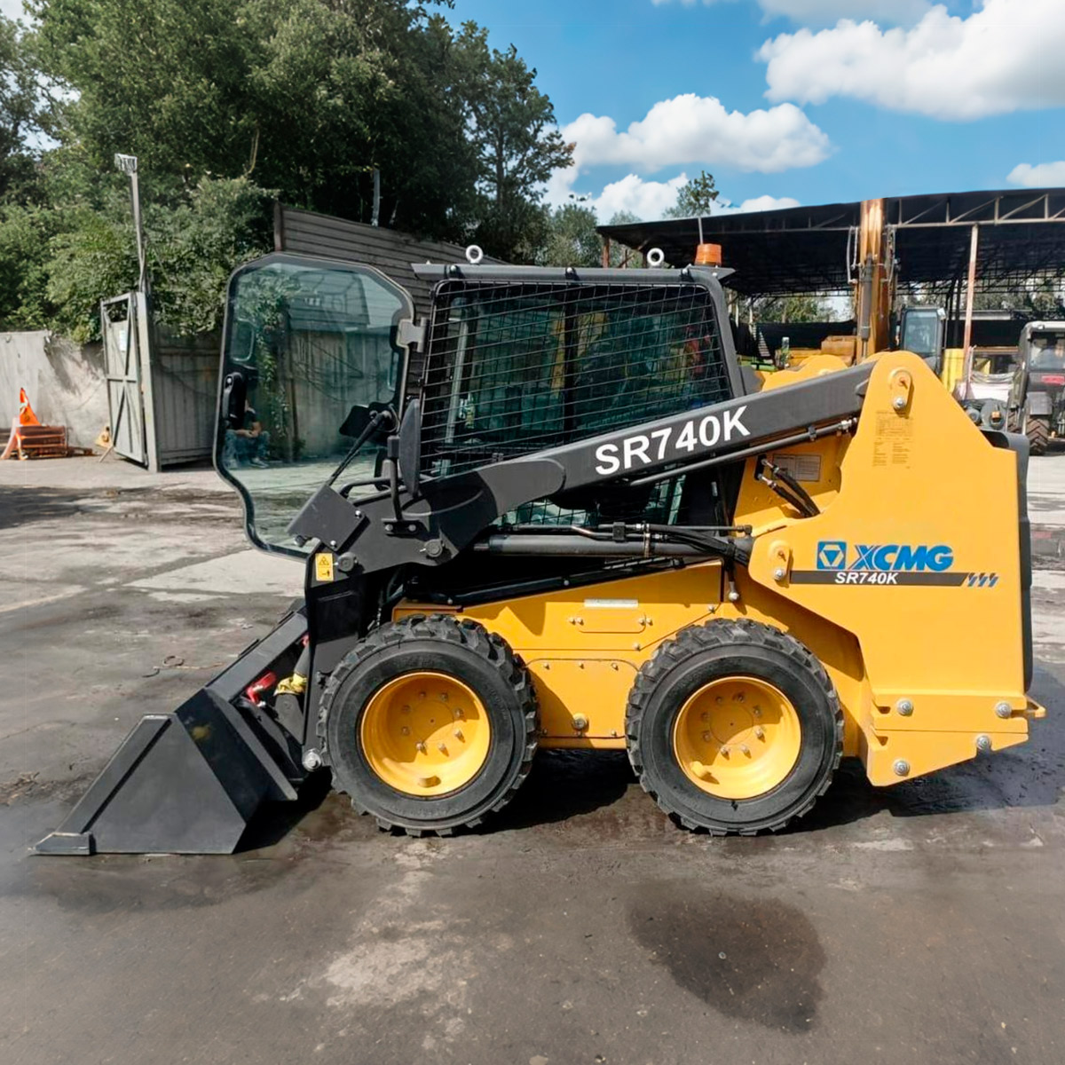 Мини погрузчик XCMG SR740K